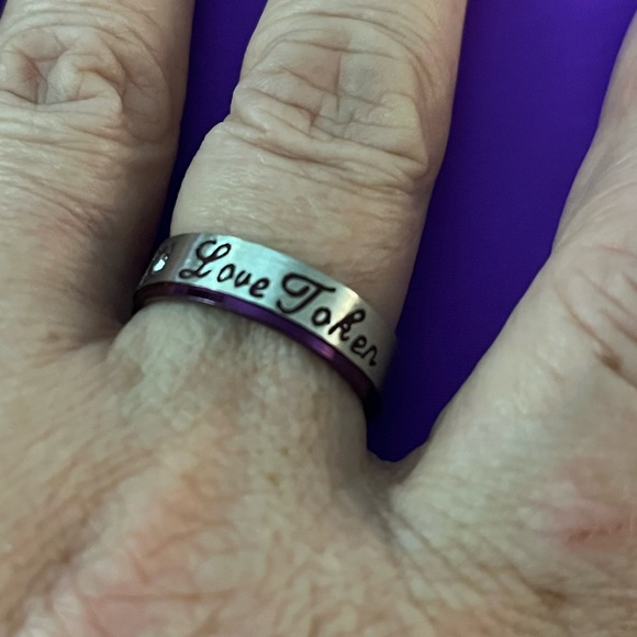 🆕Men’s size 11 ‘Love Token ring. Silver and purple. One tiny clear gem. NIB. - Picture 4 of 7